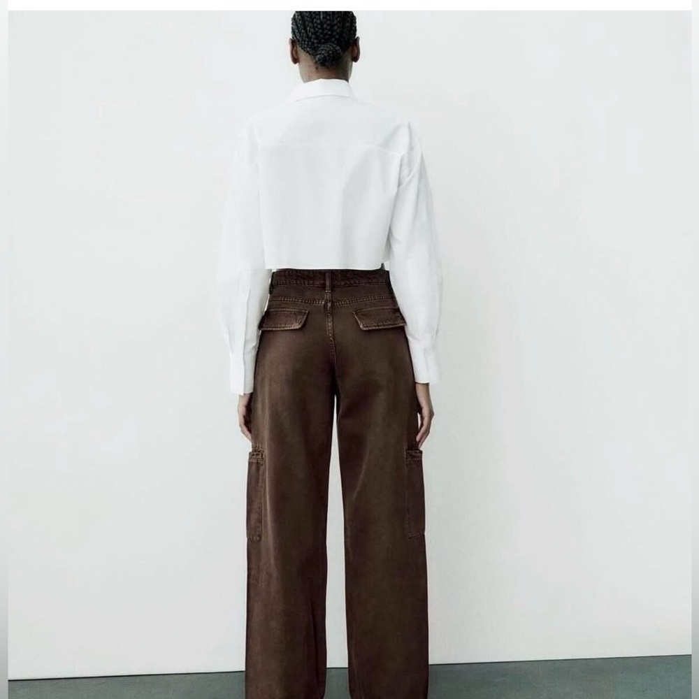 ZARA CARGO JEANS BROWN
Good condition super white leg side packet not stretchy